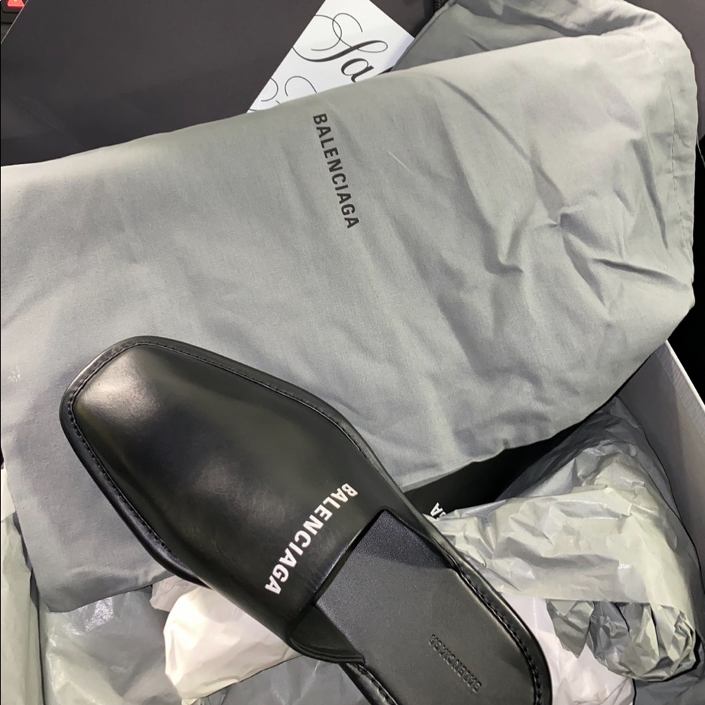 Balenciaga loafers size 9.5 in women 8 in men